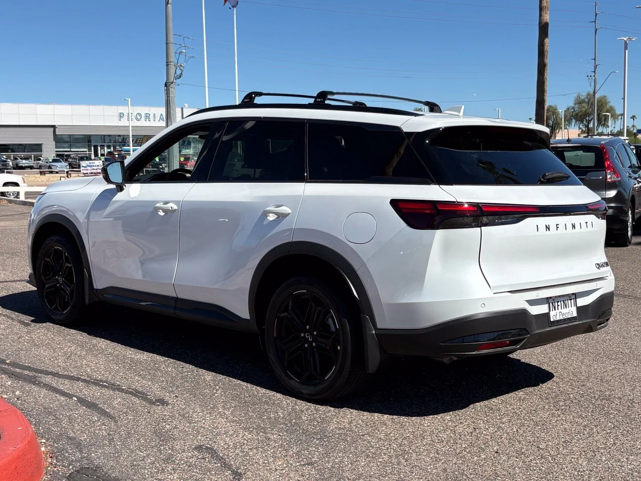 New 2027 RADIANT WHITE INFINITI Sport AWD image 4