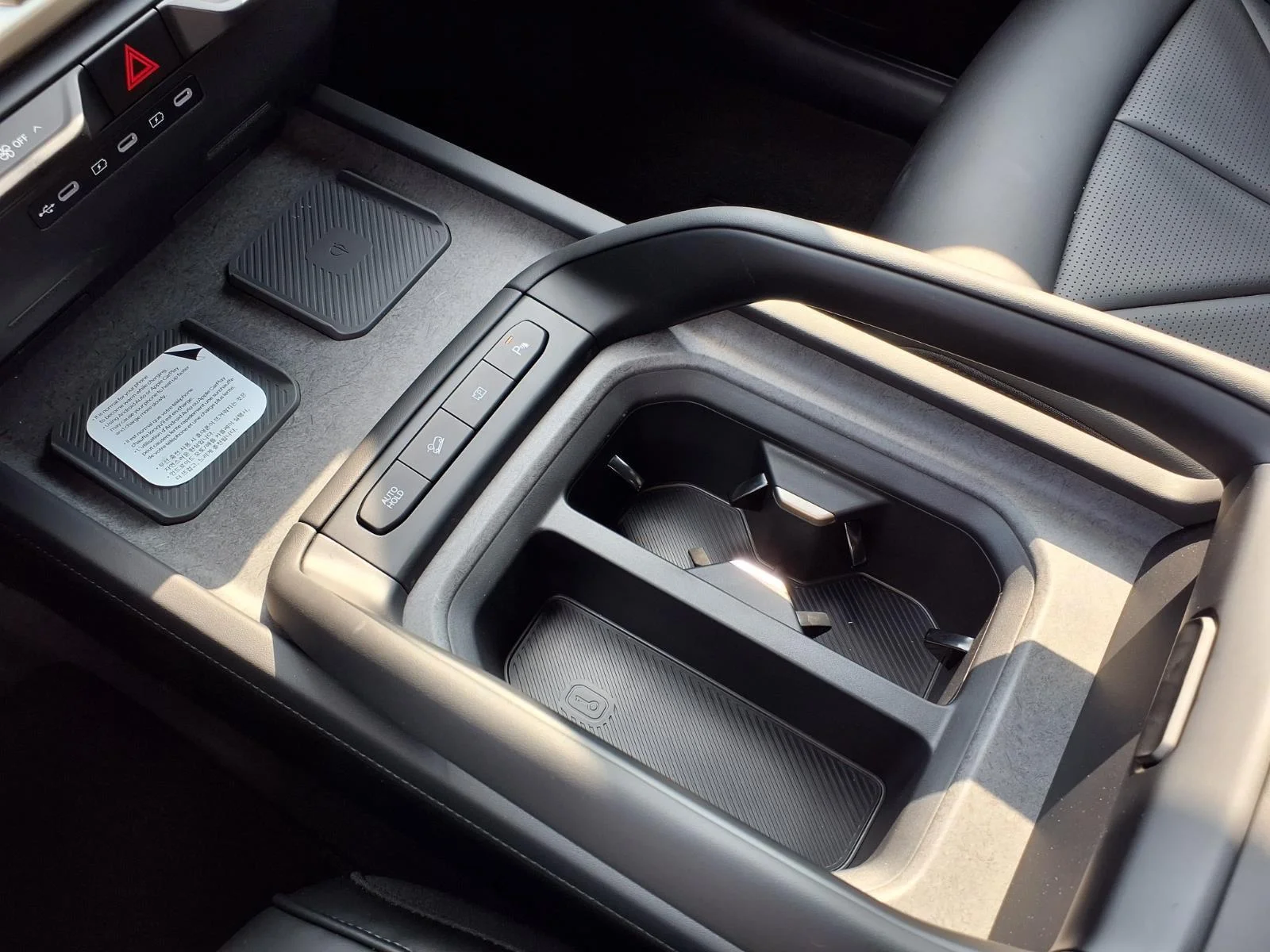 New 2027 Ivory Silver Kia EX image 5