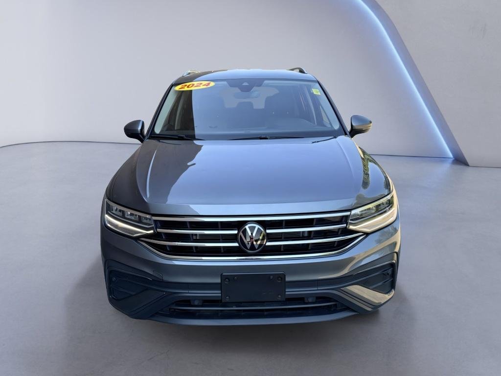 Used 2024 Platinum Gray Metallic Volkswagen SE image 8