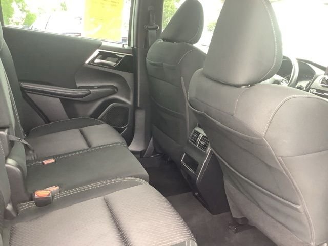 Used 2022 Silver Mitsubishi ES image 21