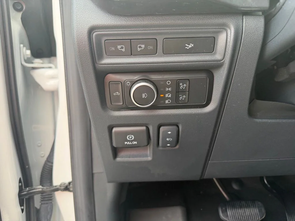 Used 2023 White Ford XLT image 17