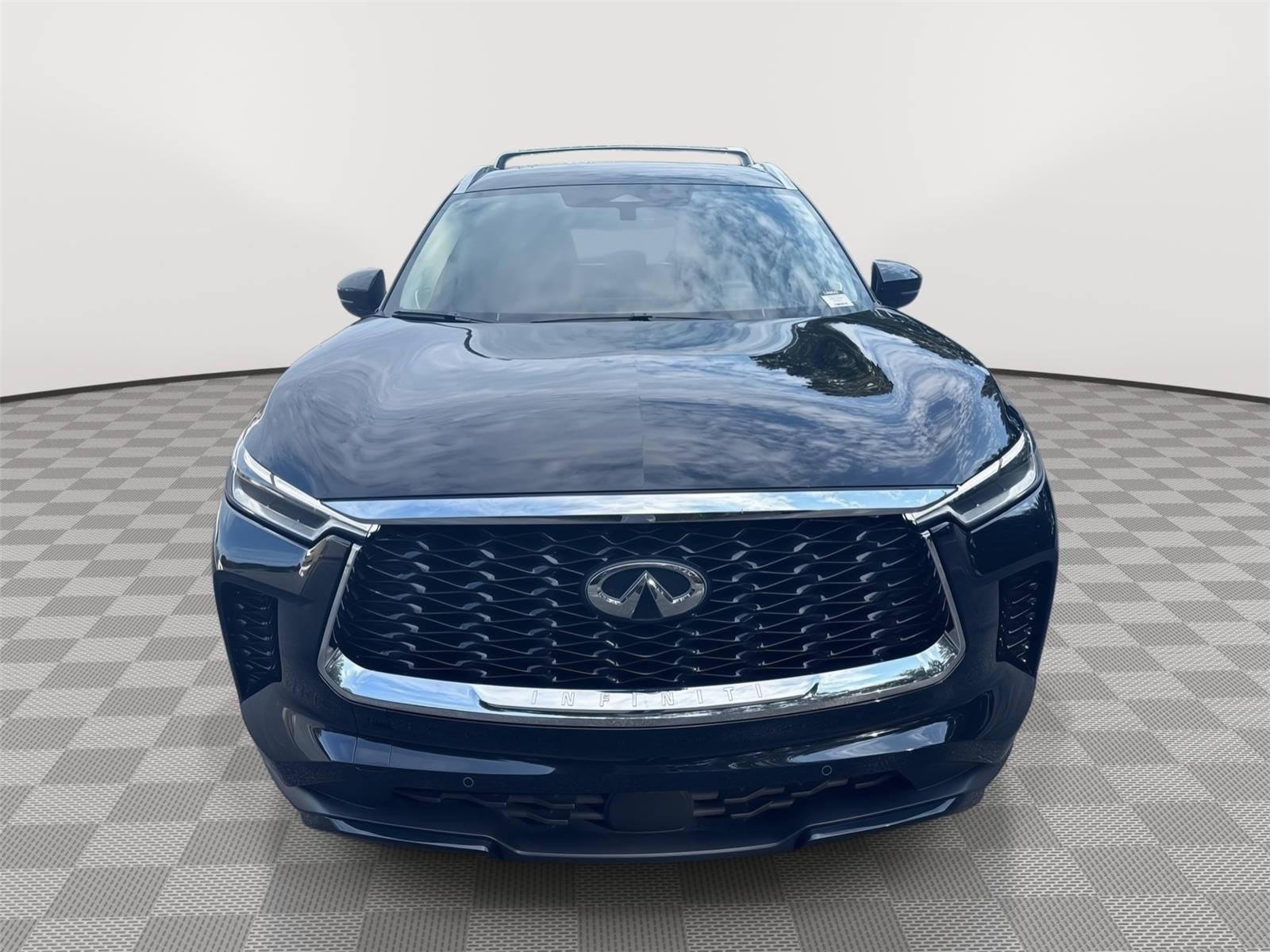 Used 2025 Mineral Black INFINITI LUXE image 3