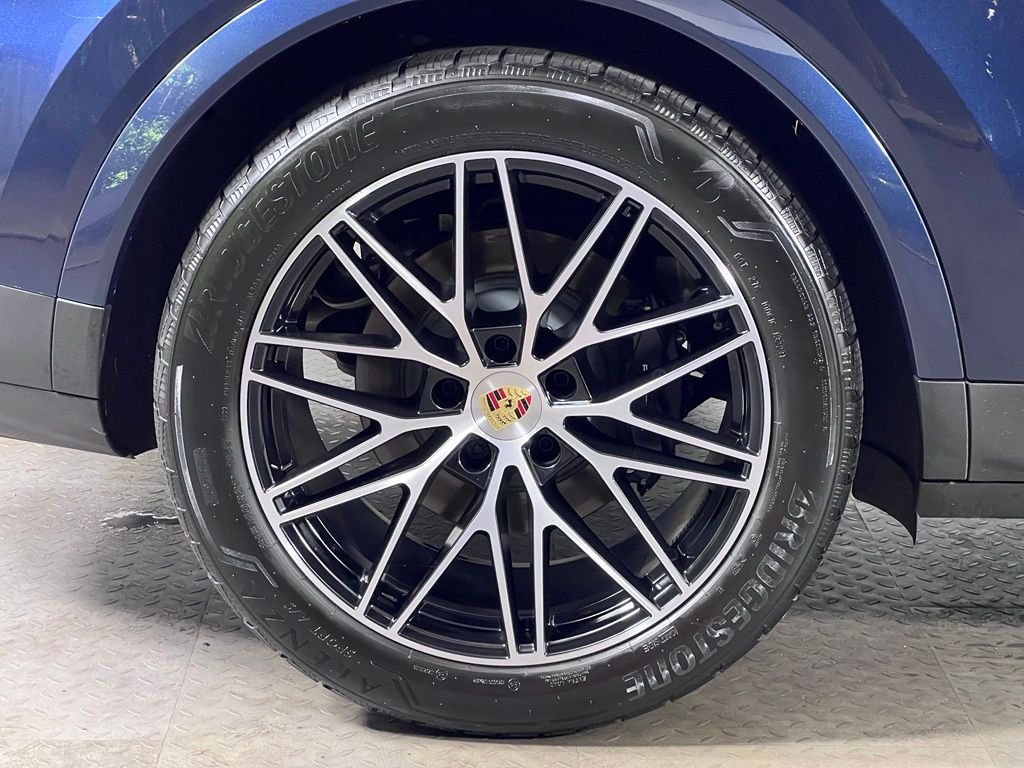 Certified Used 2024  Porsche  image 14