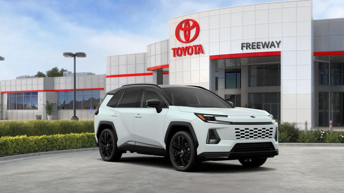New 2026 Wind Chill Pearl with Midnight Black Metallic roof Toyota XSE image 15