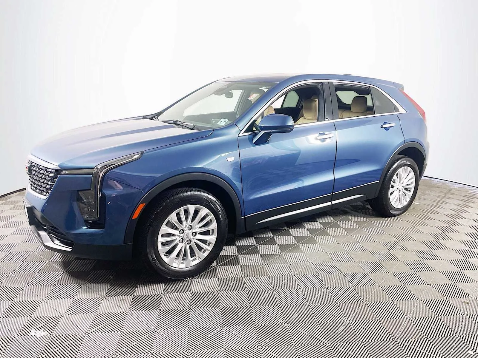 2024 Cadillac XT4 Luxury's photo