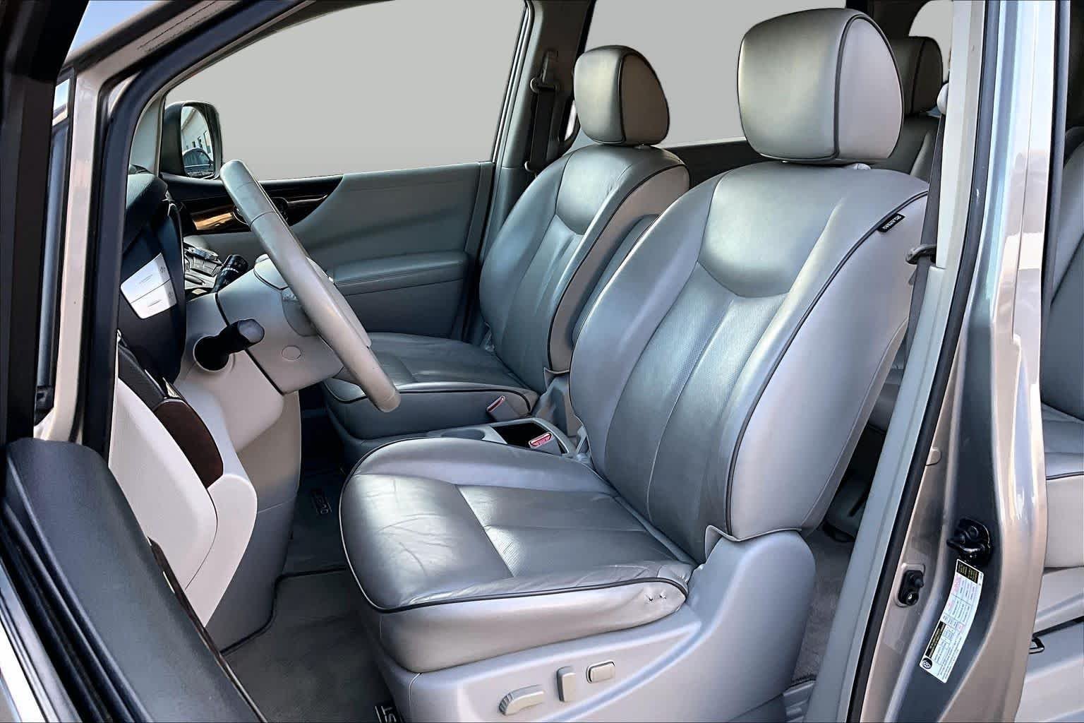 Used 2011 Platinum Graphite Nissan SL image 7
