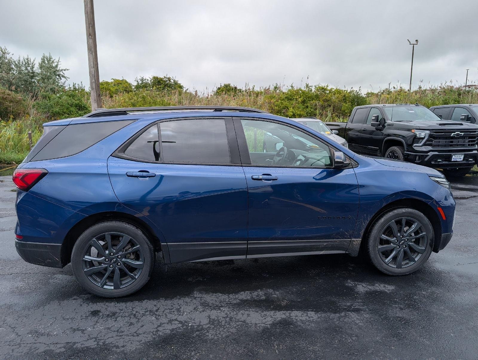 Used 2022 Blue Glow Metallic Chevrolet RS image 9