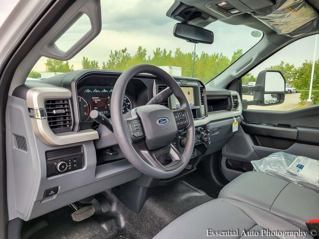 New 2025 Oxford White Ford F-450® XL image 10