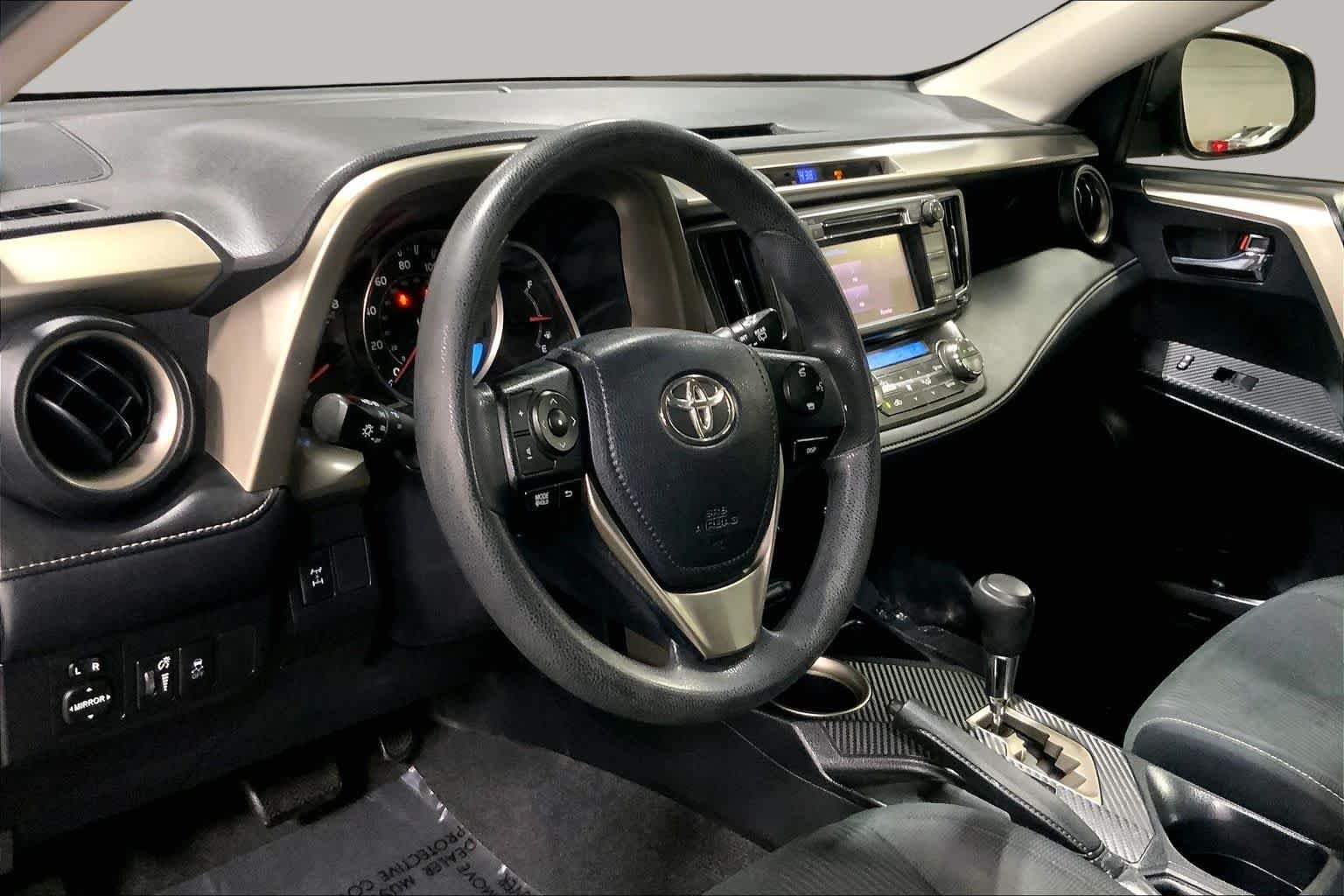 Used 2014 Magnetic Gray Metallic Toyota XLE image 18