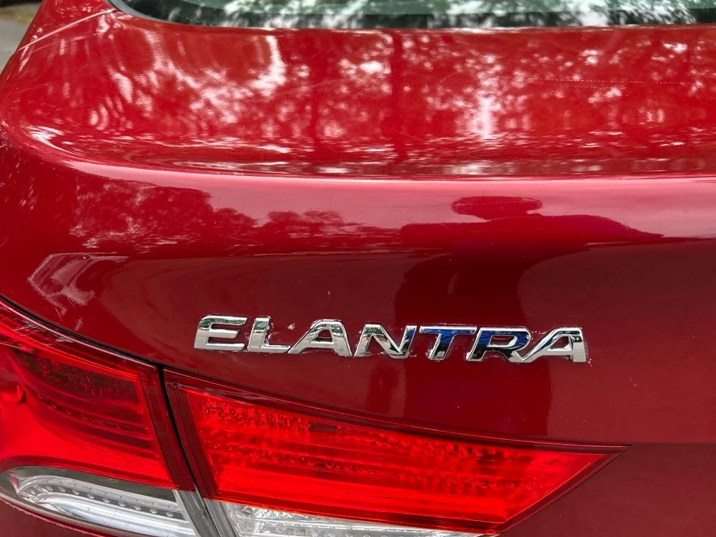 Used 2012 Red Hyundai GLS image 10