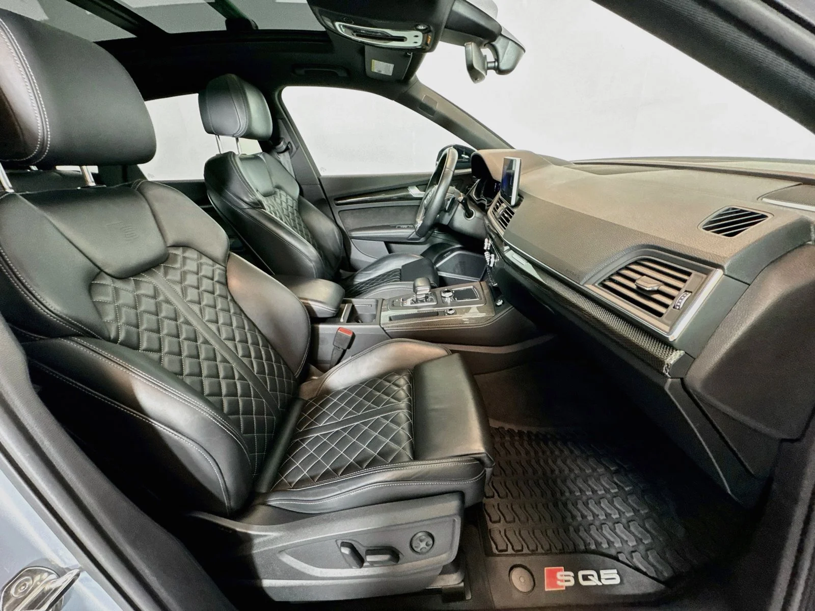 Used 2020 Florett Silver Metallic Audi Premium Plus image 27