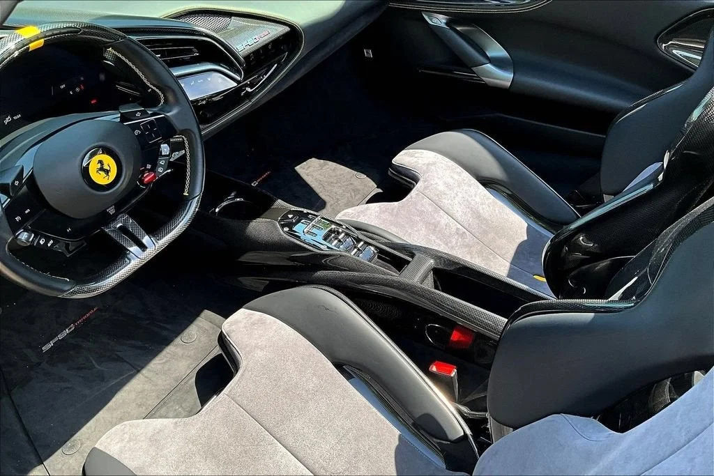 Used 2022 Extra Sample Ferrari  image 16