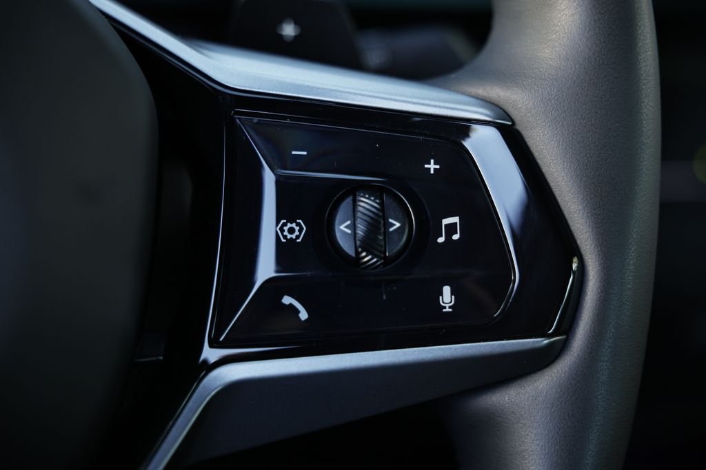 2025 BMW 5 Series 530i - Photo 35