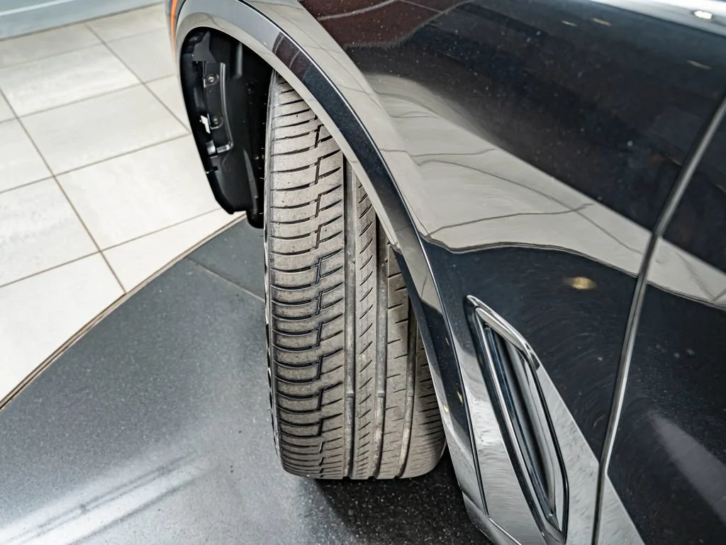 Used 2023 Black Sapphire Metallic BMW xDrive40i image 43