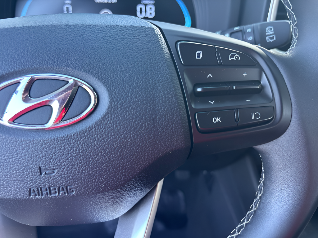 Used 2025 Blue Hyundai SEL image 15