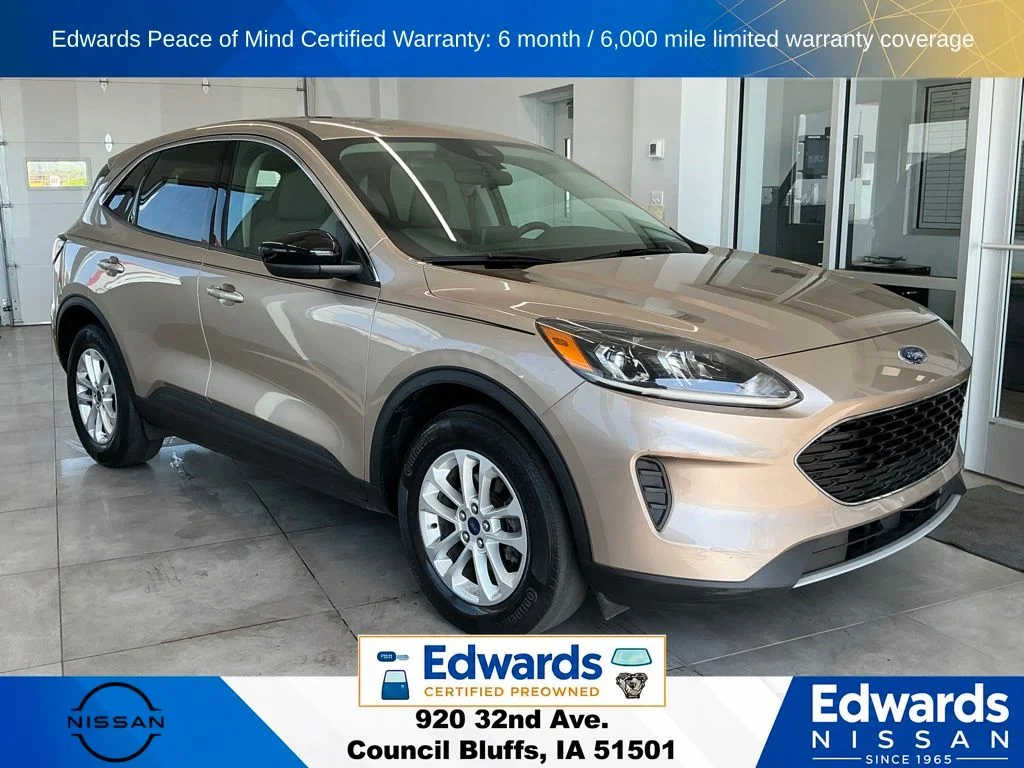 Used 2020 Gold Ford SE image 2