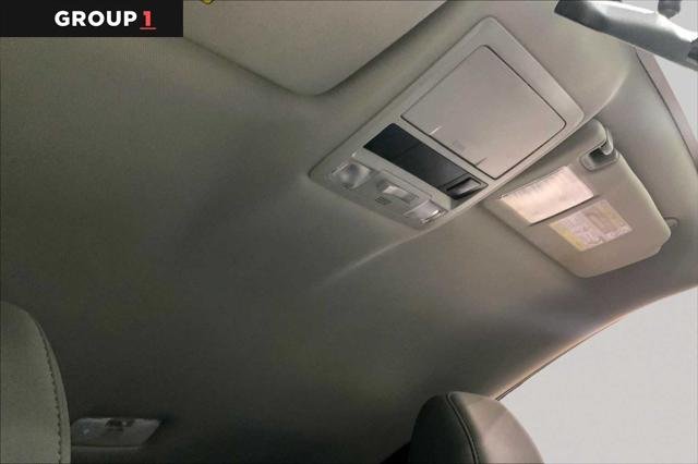 Certified Used 2017 SILVER ME Toyota  image 14