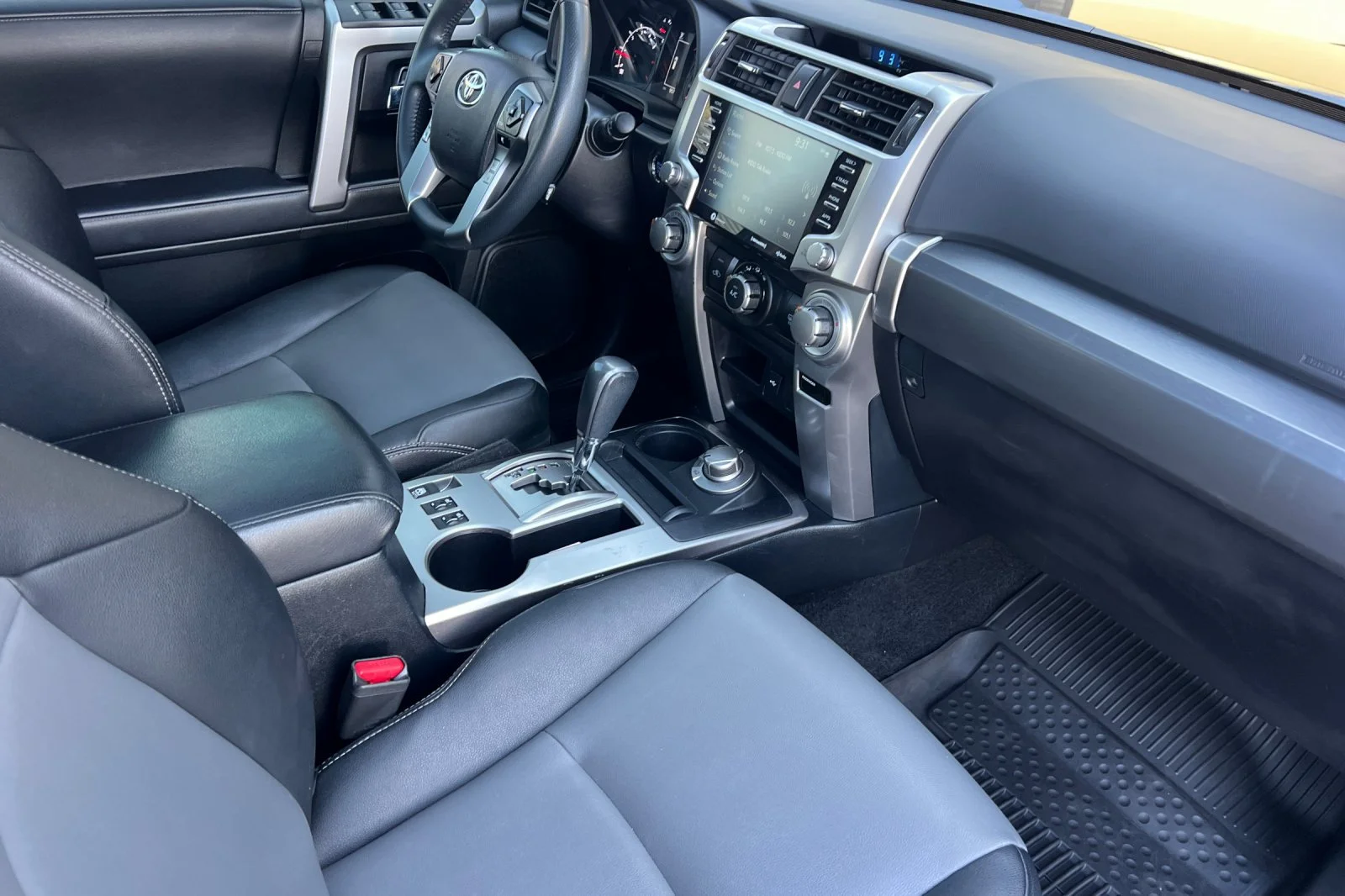 Used 2022 Magnetic Gray Metallic Toyota SR5 Premium image 16