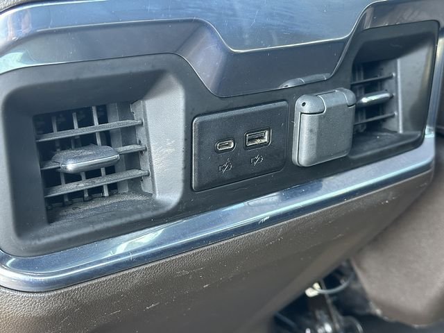 Used 2022 White GMC Denali image 17