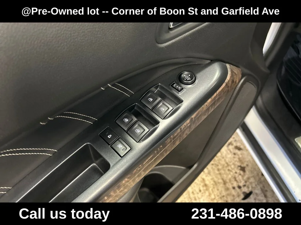 Used 2021 White GMC Denali image 16