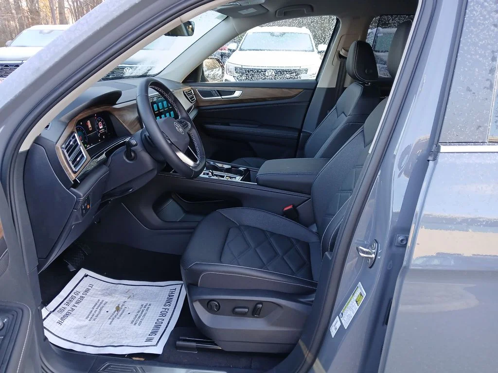 New 2025 Gray Volkswagen 2.0T SE w/Technology image 9