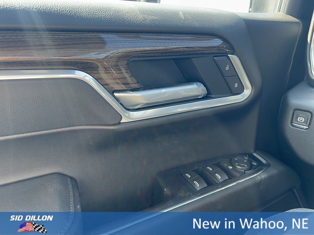 New 2026 Summit White Chevrolet LT (2FL) image 13
