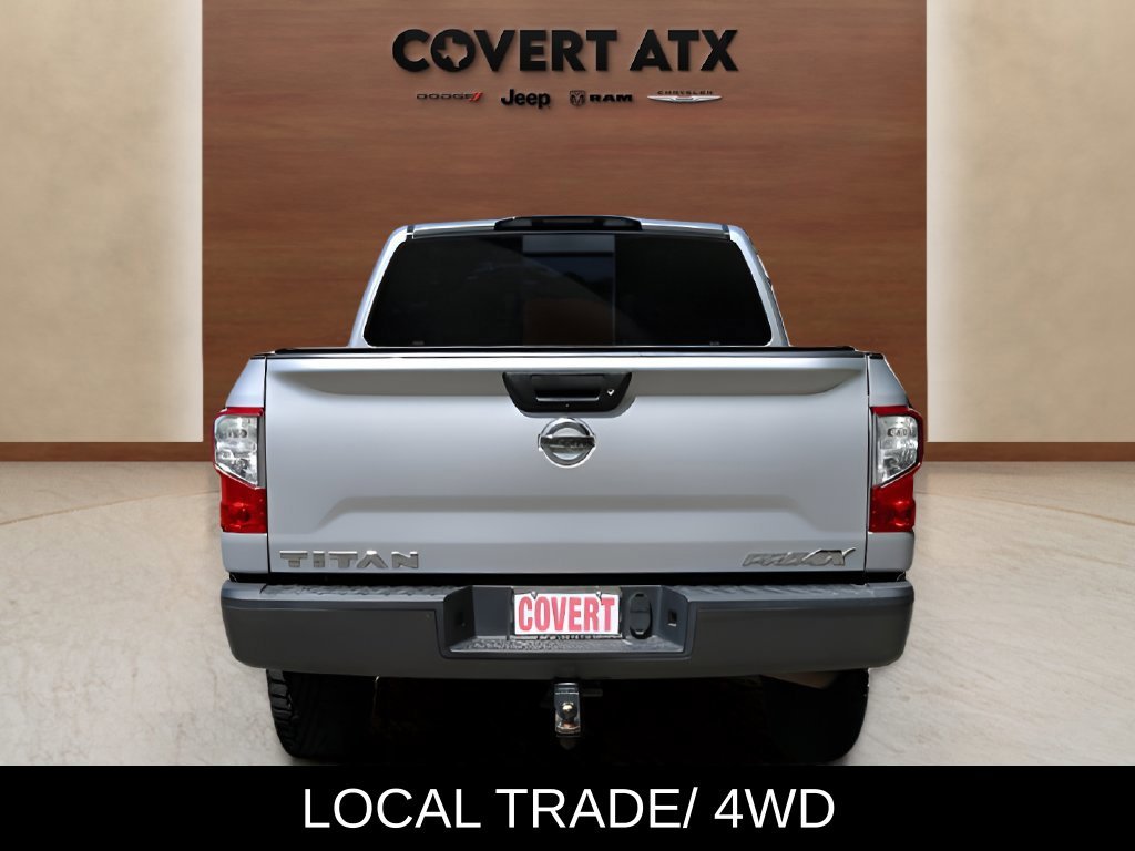 Used 2018 Silver Nissan PRO-4X image 4