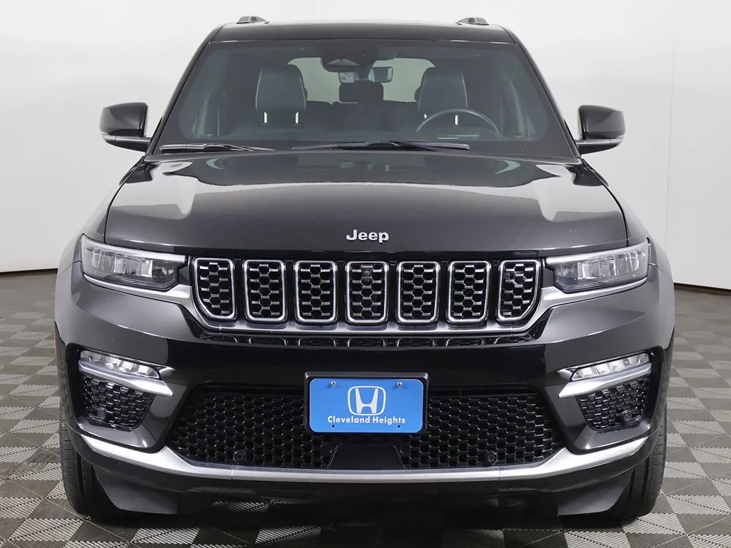 Used 2023 Diamond Black Jeep Summit Reserve image 15