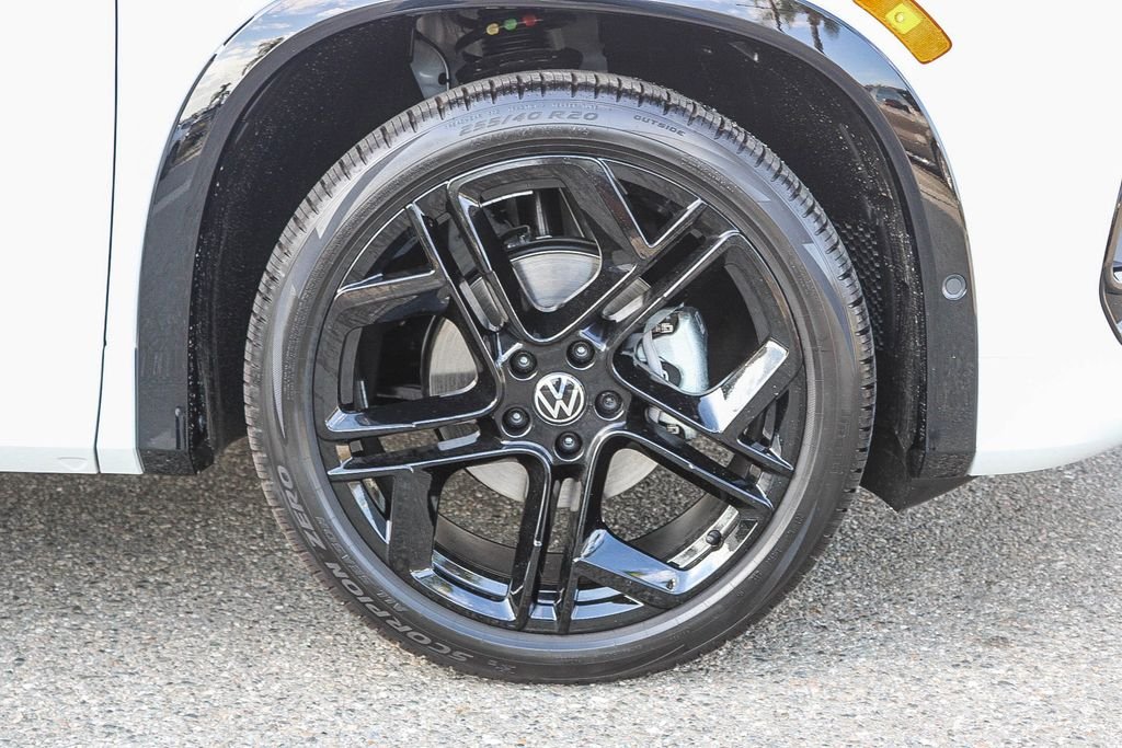 New 2026 White Volkswagen SE R-Line Black image 11