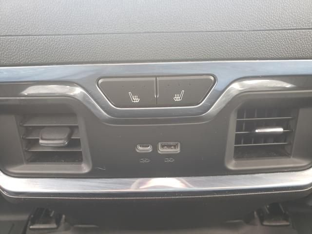 Used 2022 Black Chevrolet High Country image 13