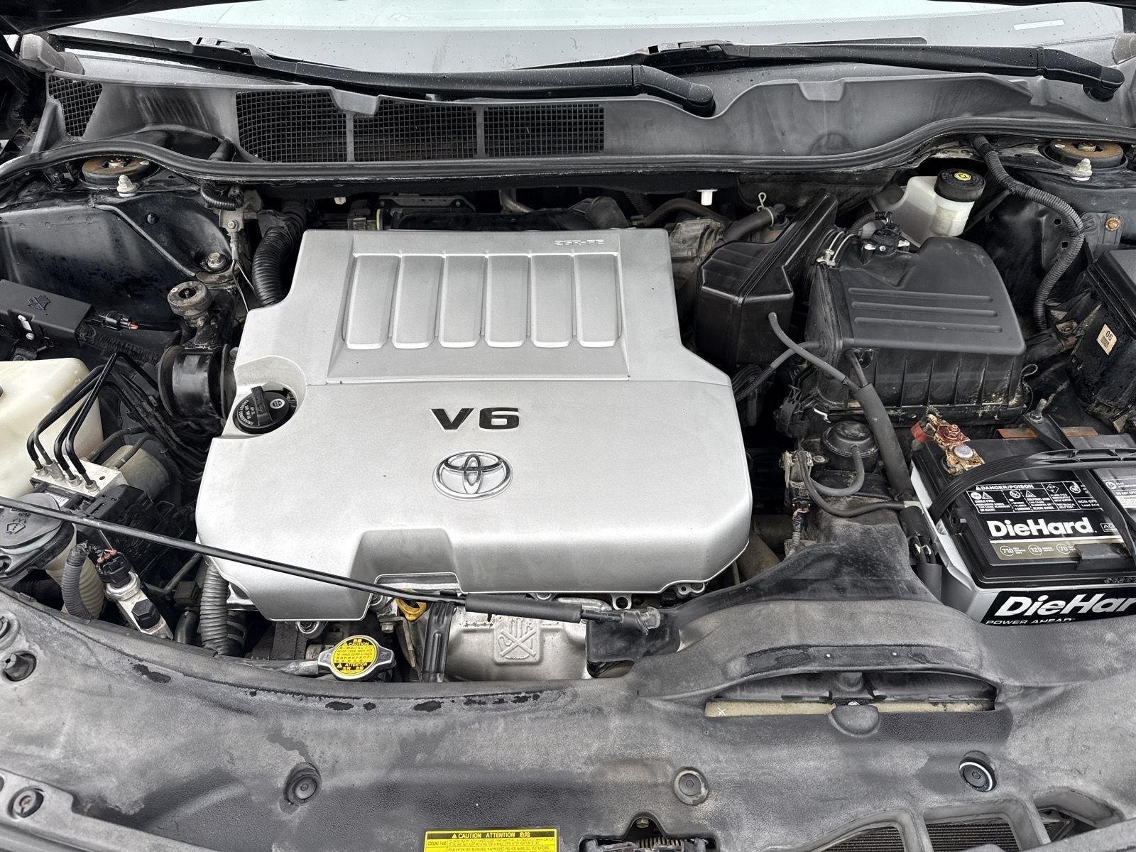 Used 2009 Black Toyota FWD V6 image 26
