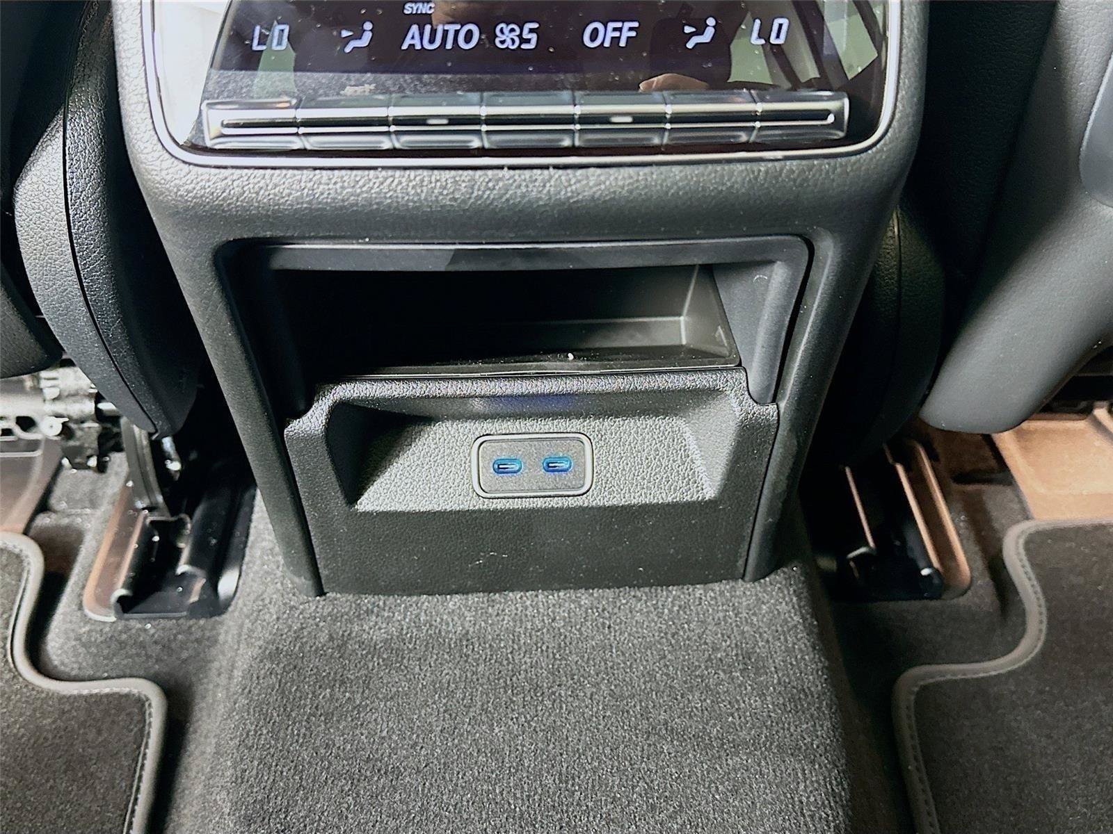 Used 2026  Mercedes-Benz GLS 450 image 33