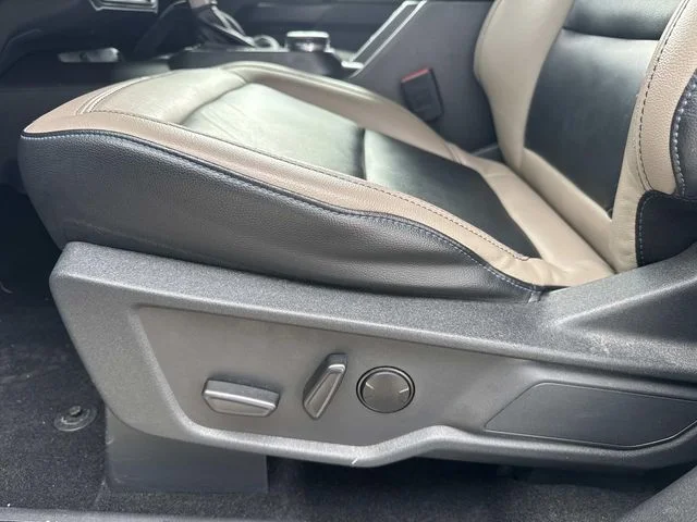 Certified Used 2024 Gray Ford Wildtrak image 31