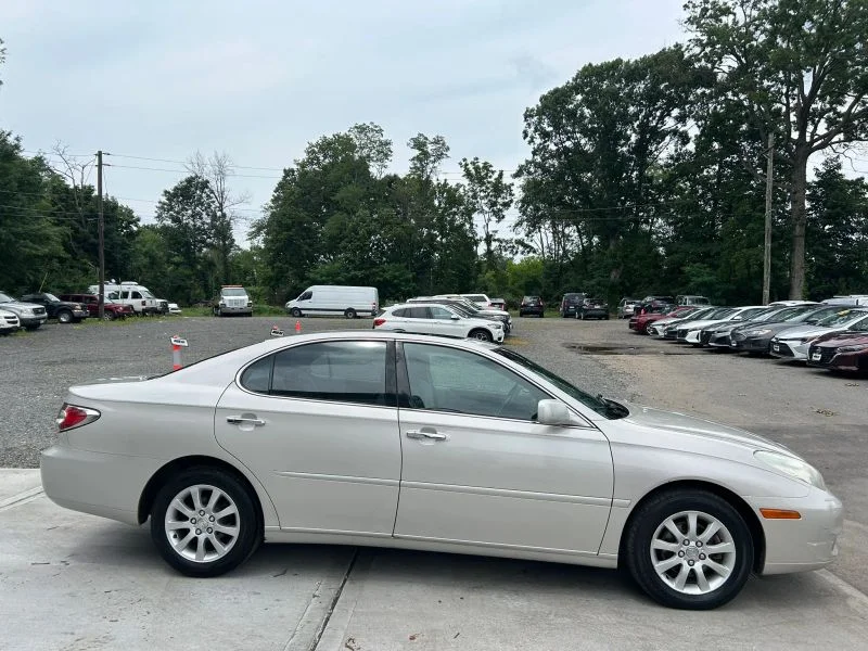 Used 2003 Gold Lexus ES 300 Sedan 4D image 11