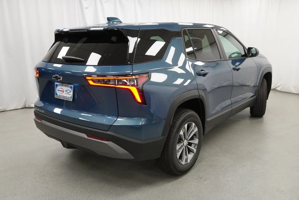 2027 Chevrolet Equinox LT - Photo 3