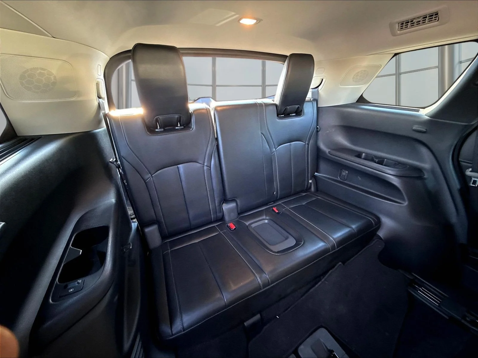 Used 2022 Bordeaux INFINITI LUXE image 27