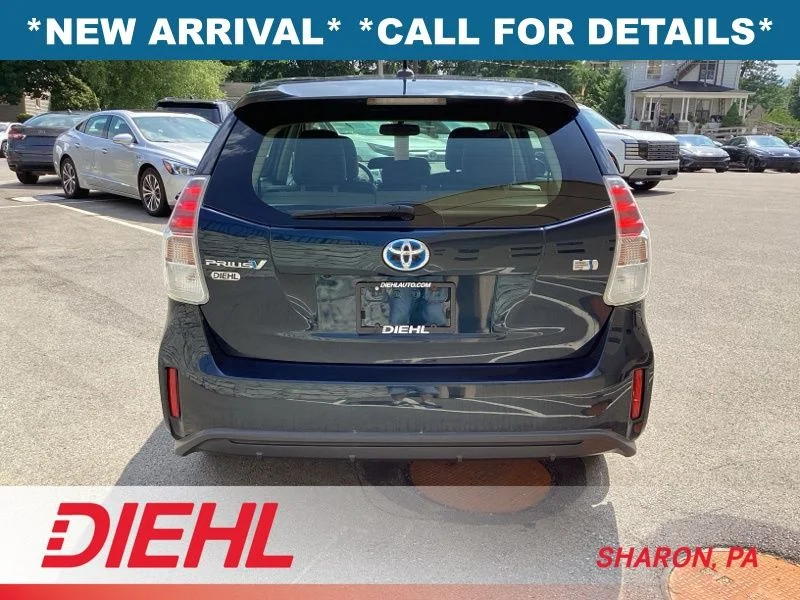 Used 2017  Toyota Four image 6