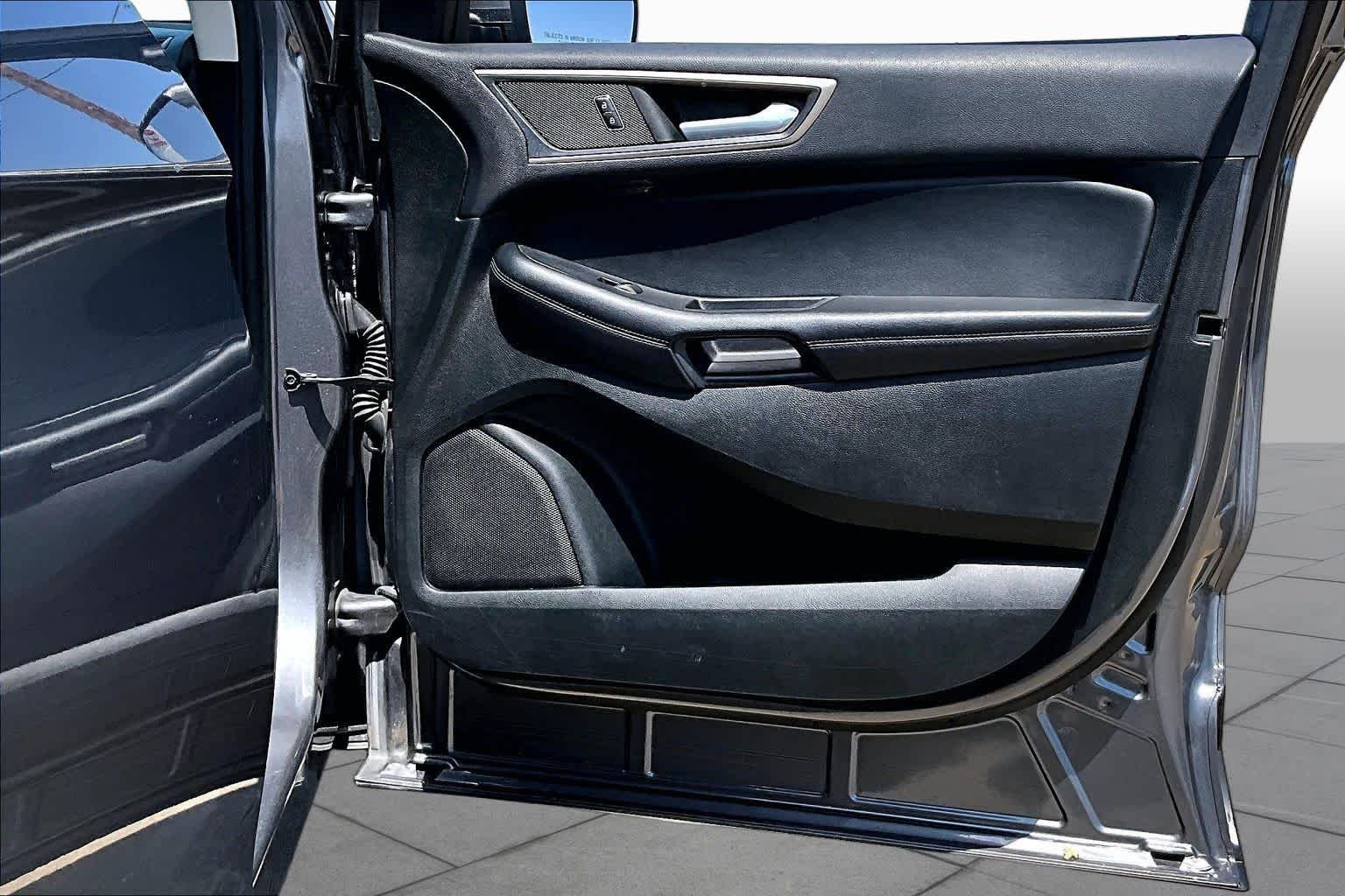 Used 2022 Carbonized Gray Metallic Ford SEL image 23
