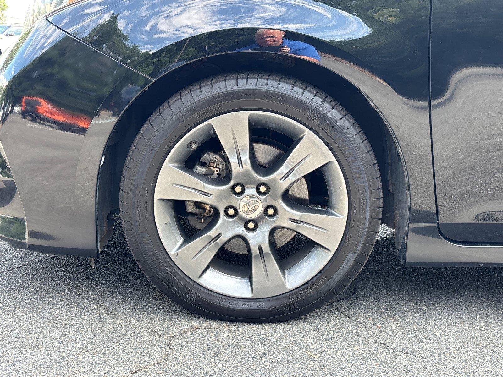 Used 2016 Midnight Black Metallic Toyota SE image 9