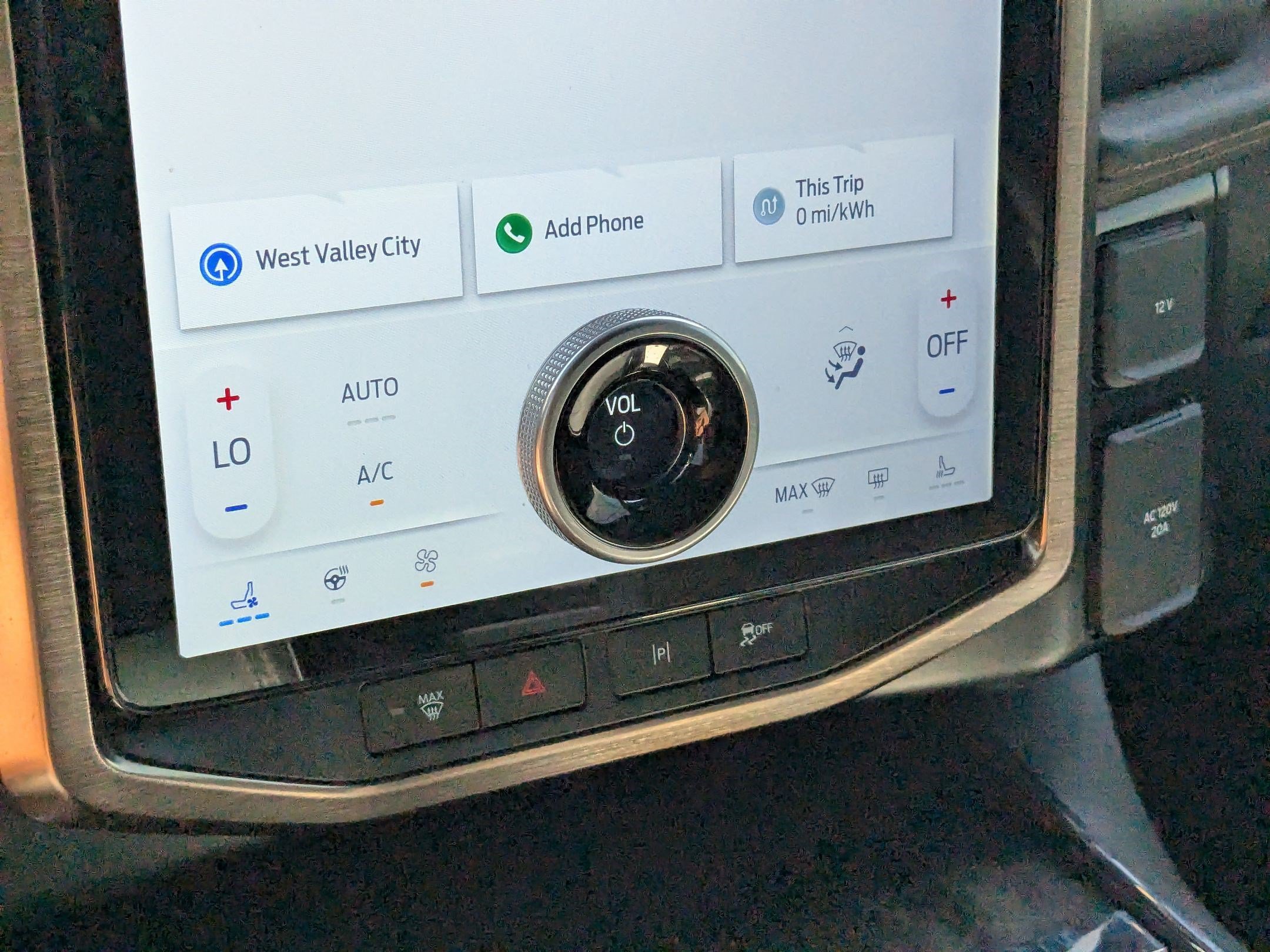 Used 2023 Azure Gray Metallic Ford LARIAT image 23