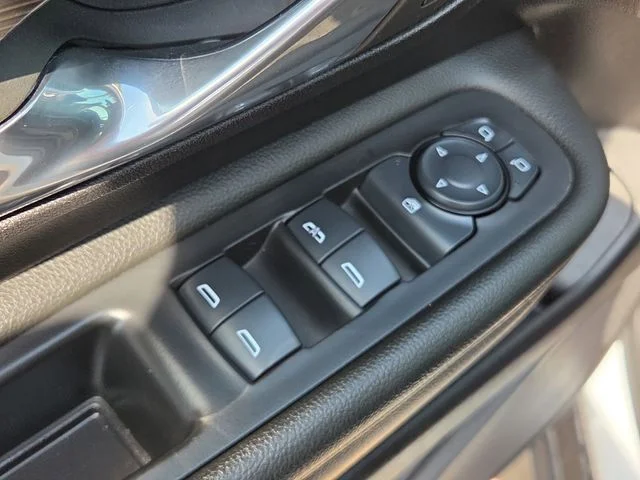 Used 2024 White GMC SLE image 19
