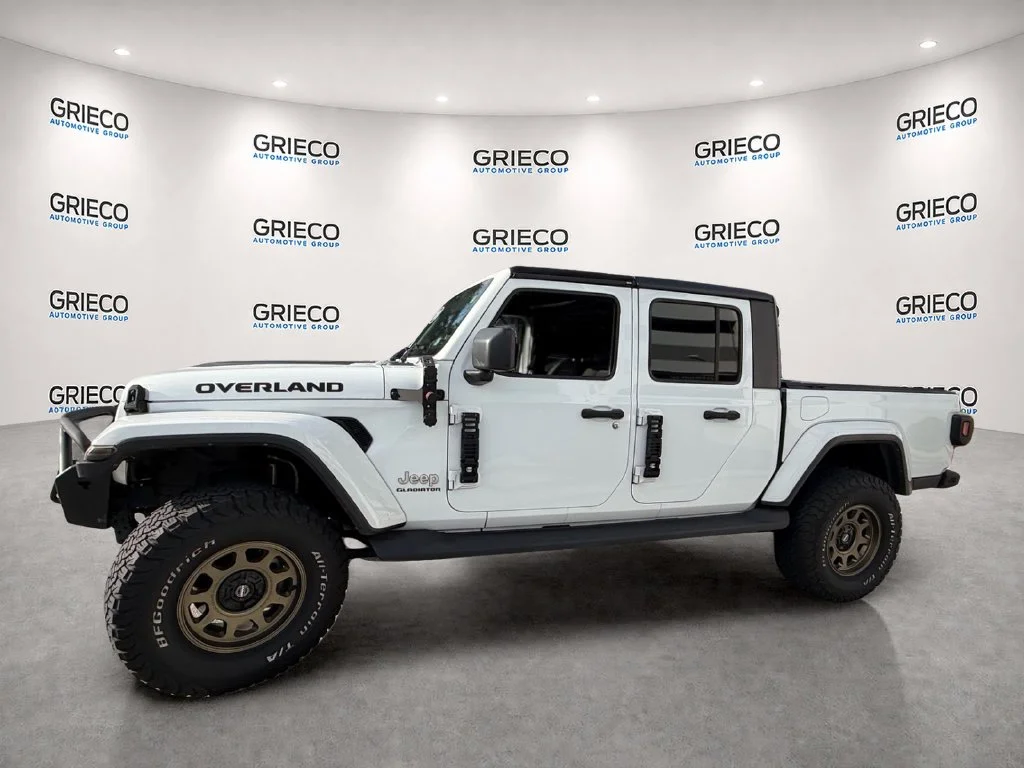 Used 2022 White Jeep Overland image 4
