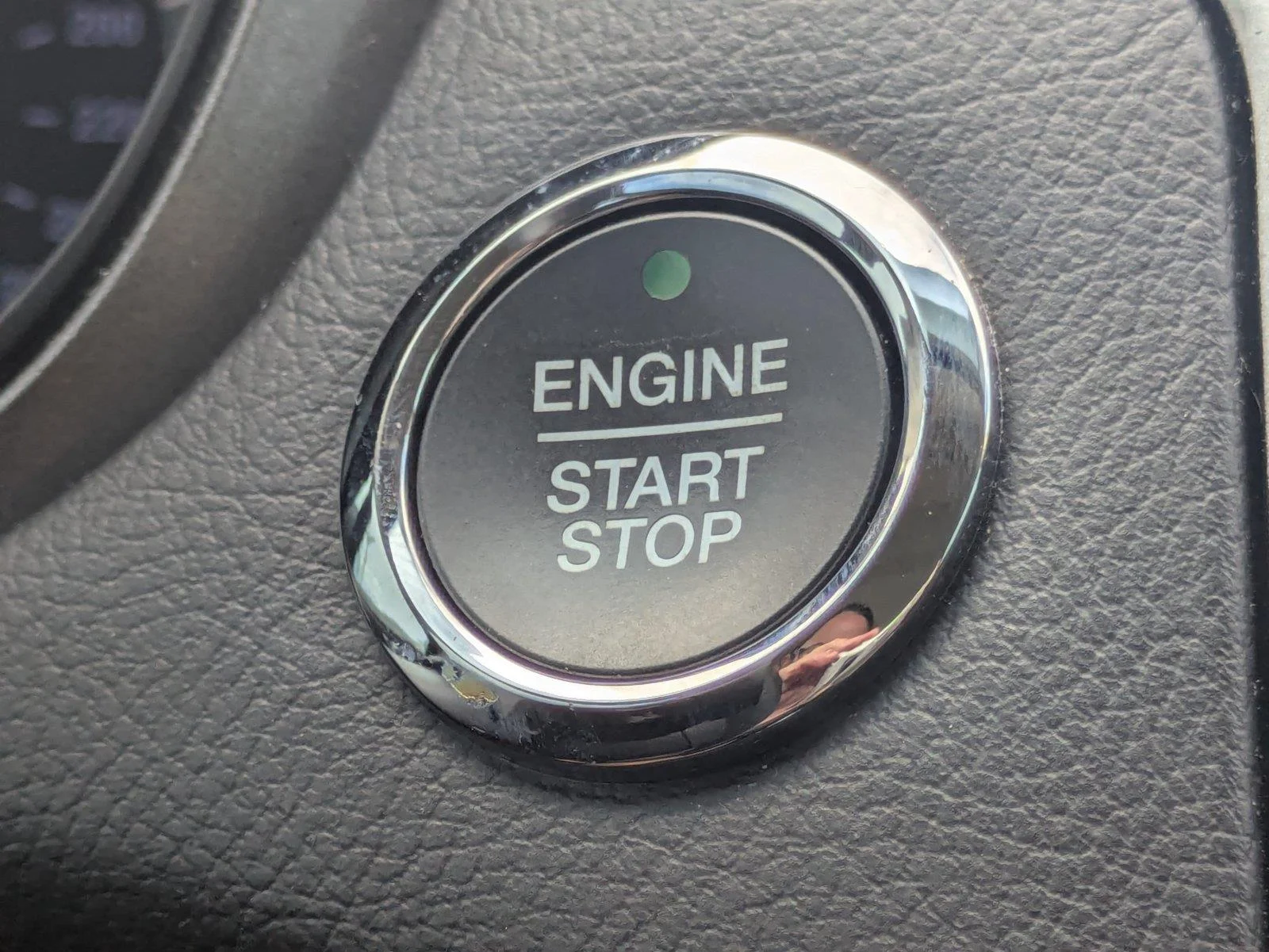 Used 2018 Gray Ford S image 31