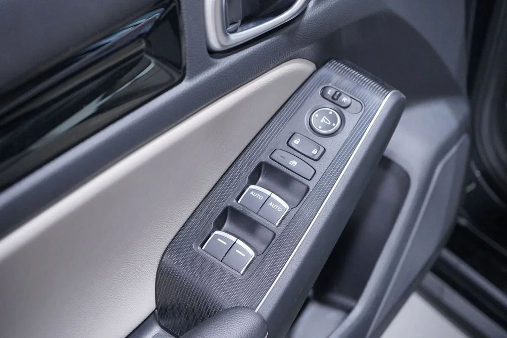 Used 2023 Meteorite Gray Metallic Honda Sport Touring image 22