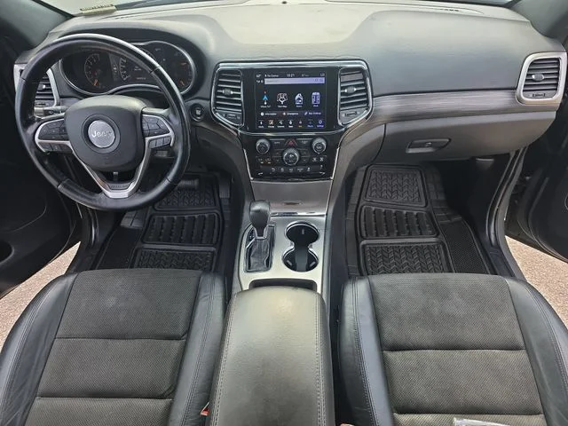 Used 2021 Gray Jeep Laredo X image 10