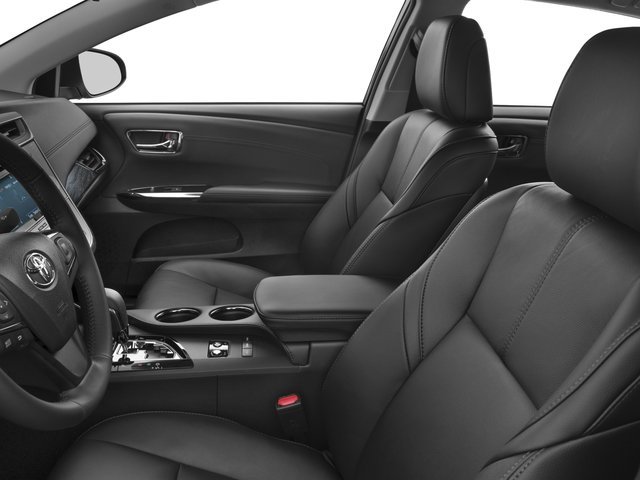 Used 2018 Creme Brulee Toyota XLE Premium image 9