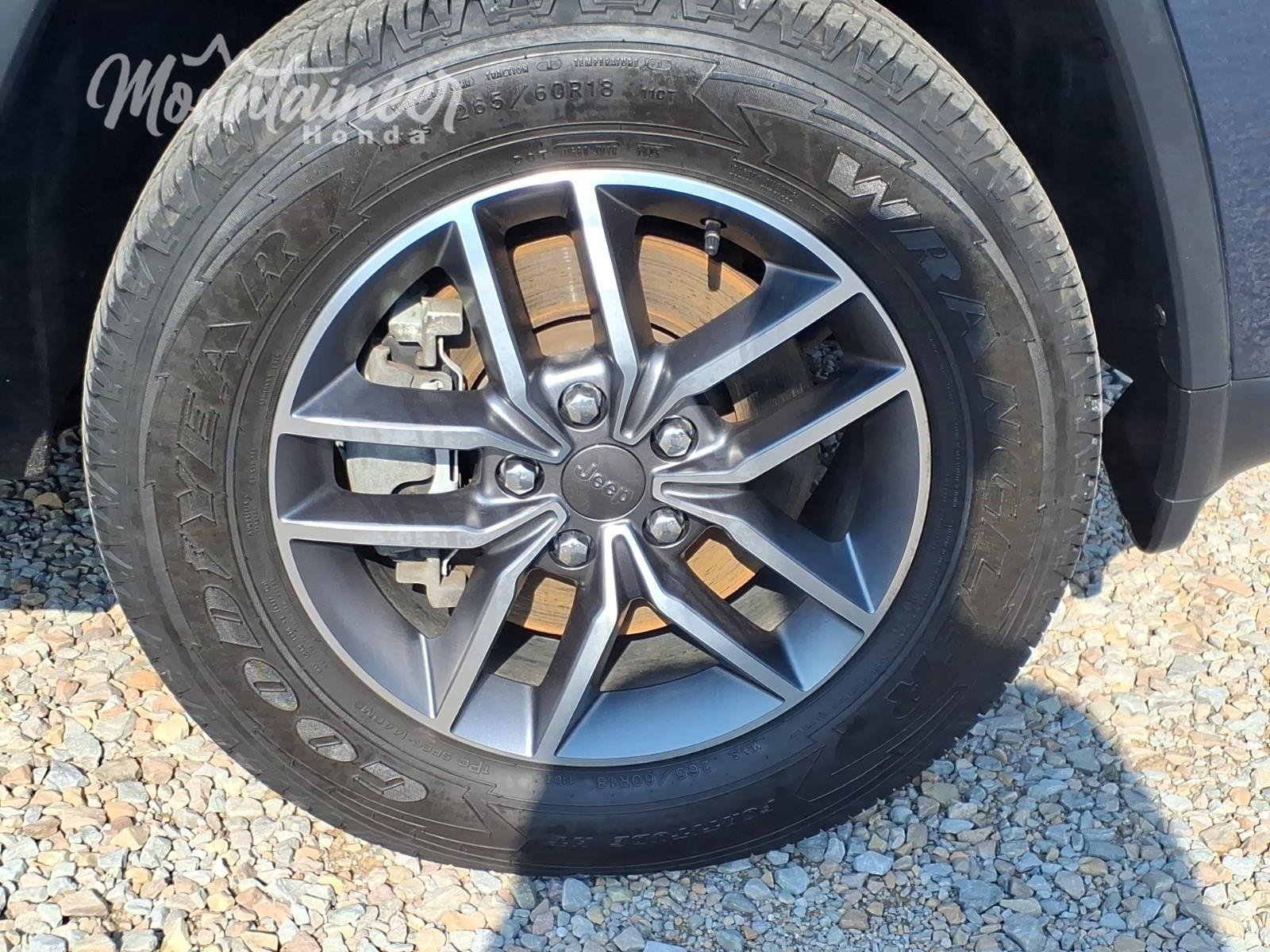 Used 2021 Slate Blue Pearlcoat Jeep Limited image 9