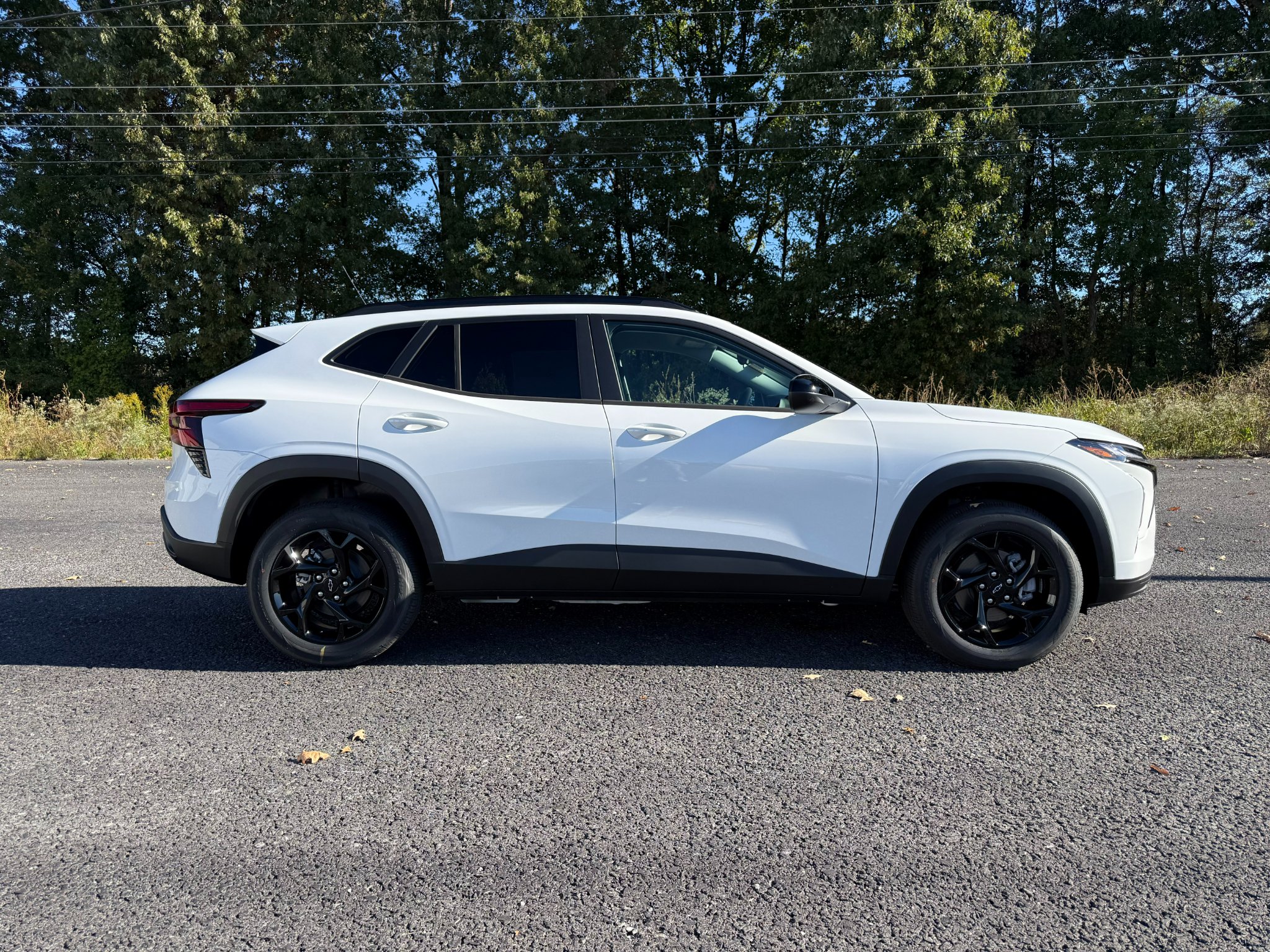New 2026 Summit White Chevrolet LT image 10