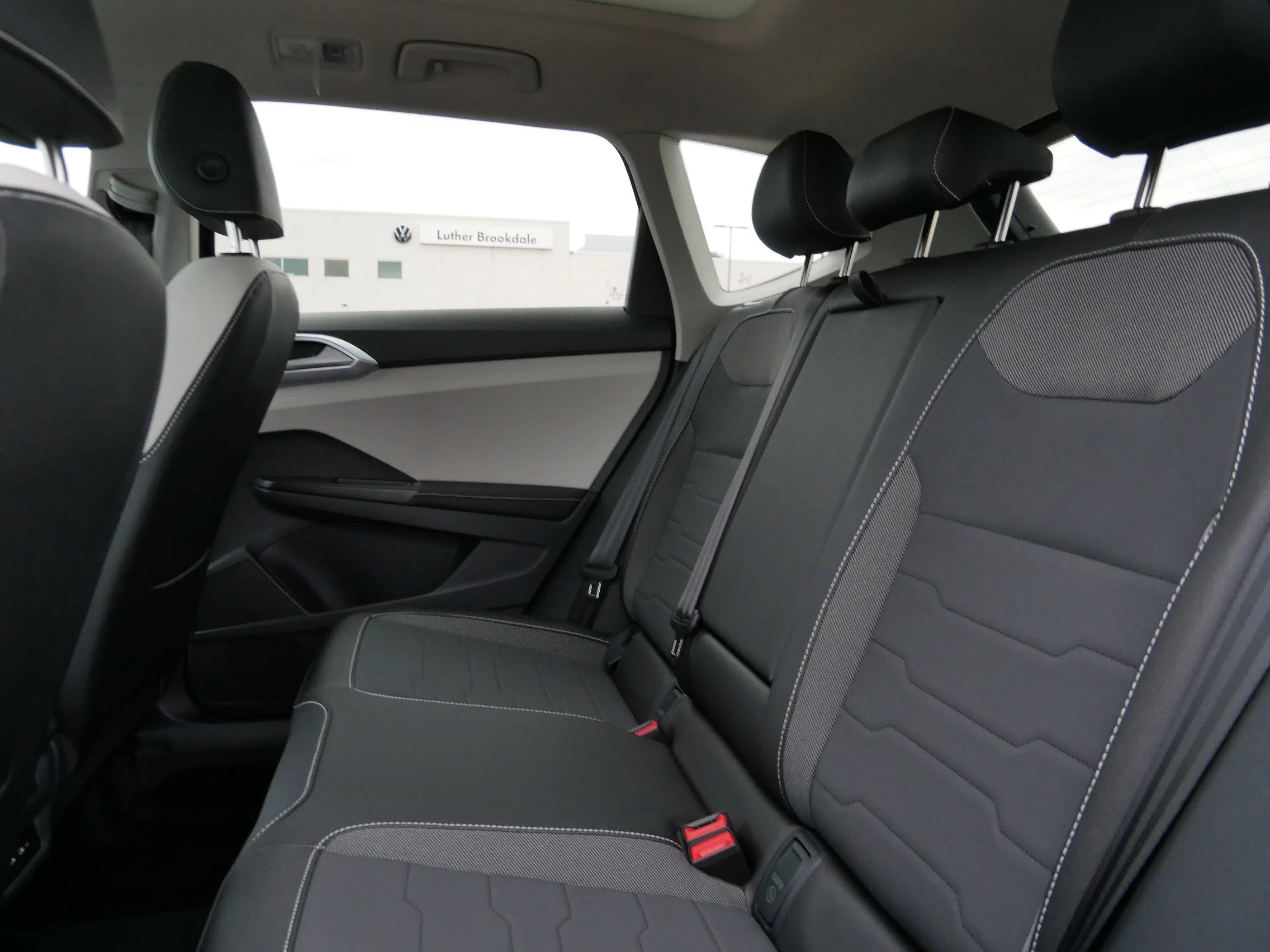 New 2026 Deep Black Pearl Volkswagen SE image 5