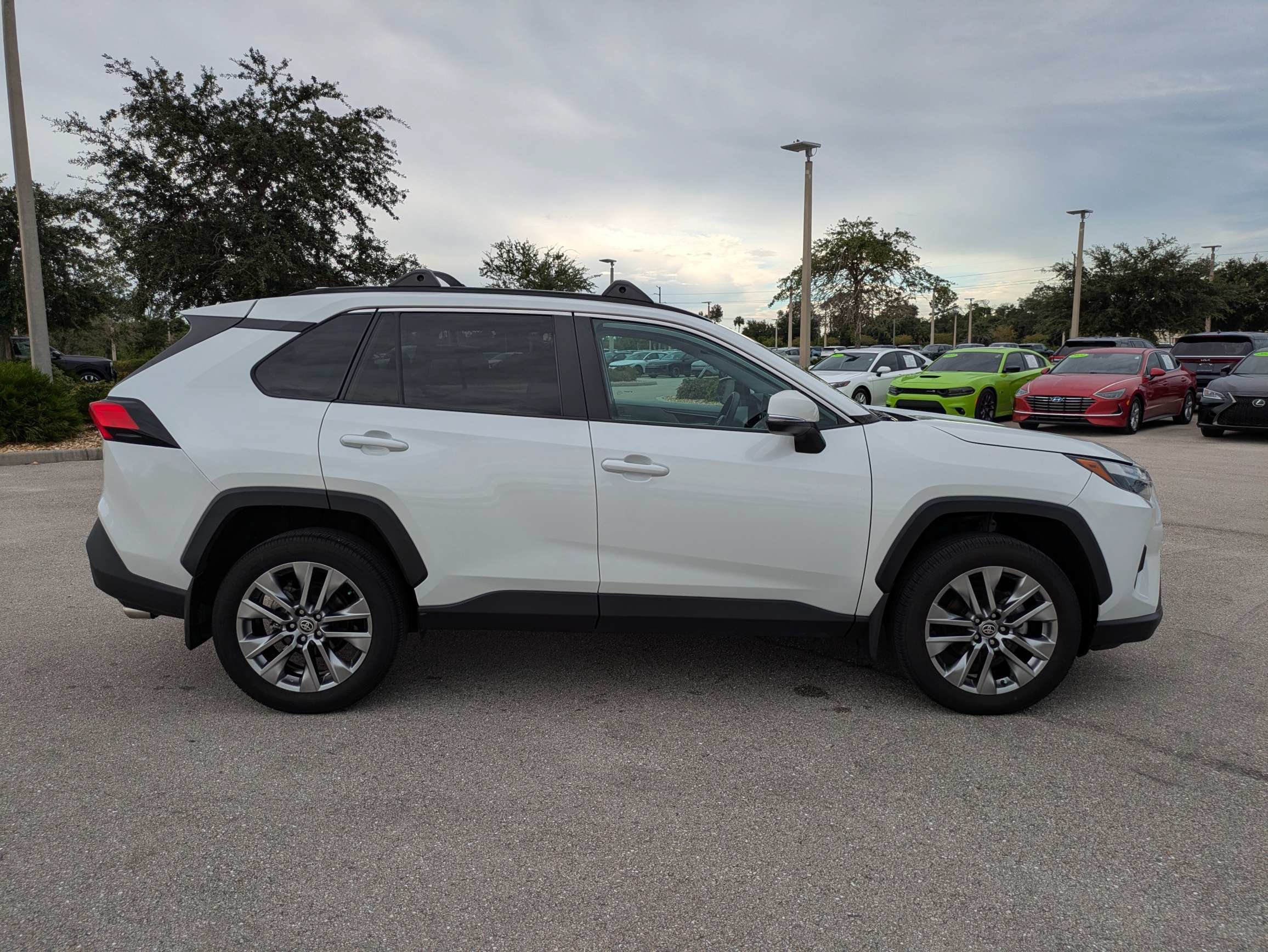 Used 2024 Pearl Toyota XLE Premium image 3